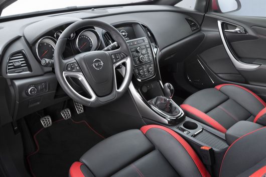 Opel Astra GTC biturbo Opel Astra GTC biturbo