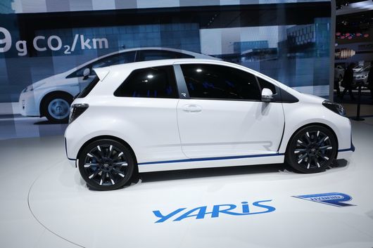 Toyota Yaris Hybrid-R