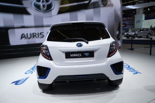 Toyota Yaris Hybrid-R