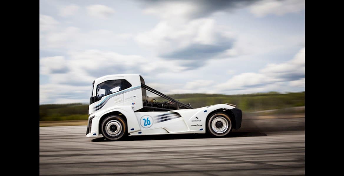 Volvo-Trucks_record_2