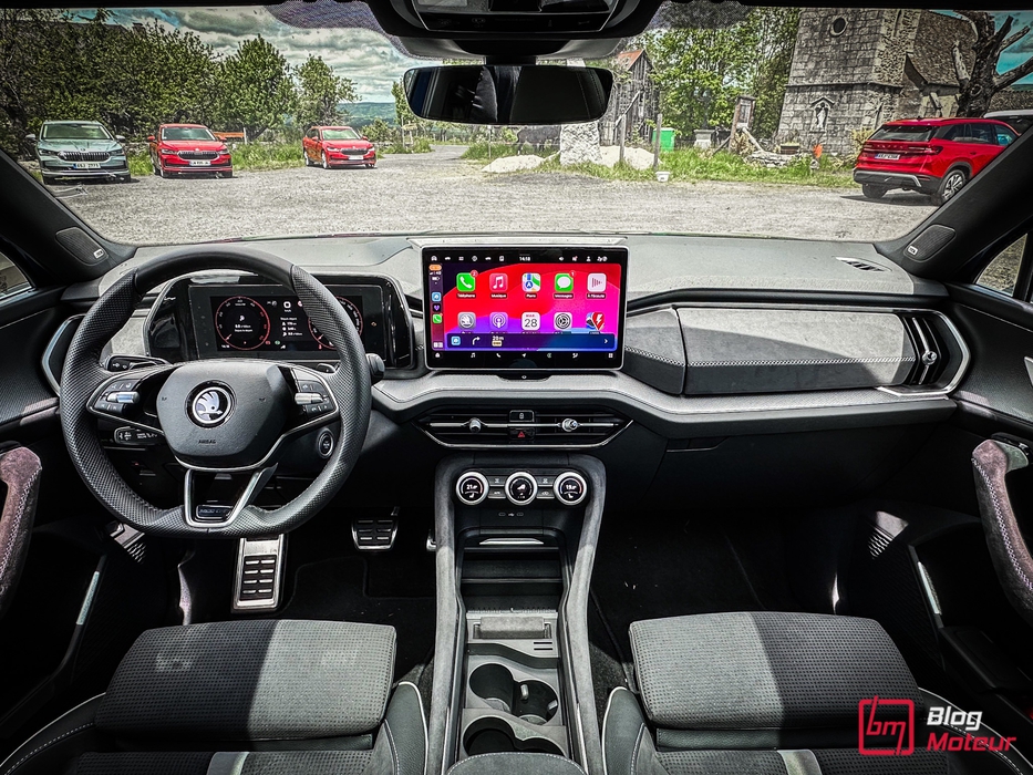 L'habitacle du nouveau Skoda Kodiaq (2024), en version Sportline.