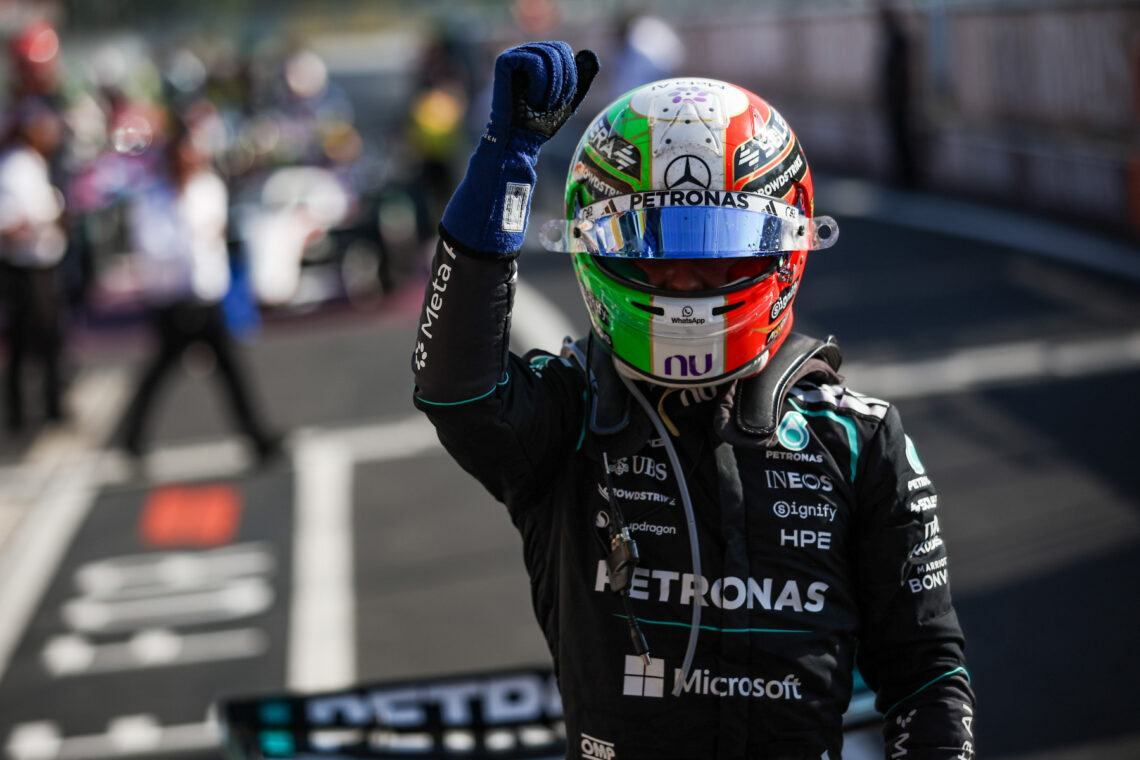 Kimi Antonelli, pilote Mercedes, poing levé après sa victoire au GP d’Italie 2026